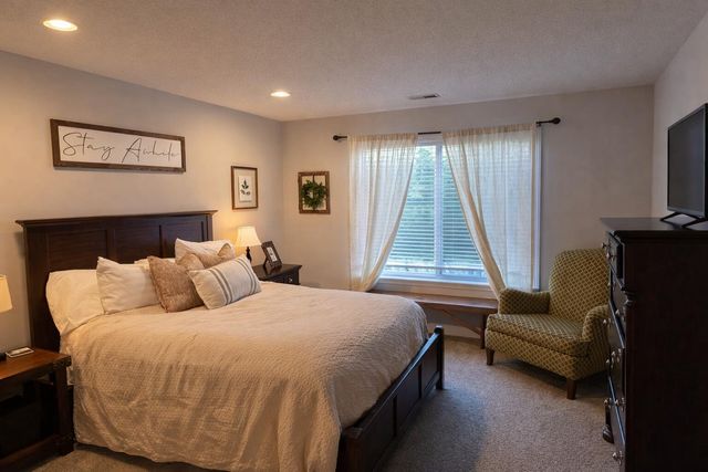 4504 ROYAL LYTHAM DR, Columbia, MO 65203