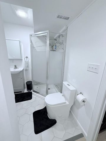 7 Park Ave, Plymouth, MA 02360