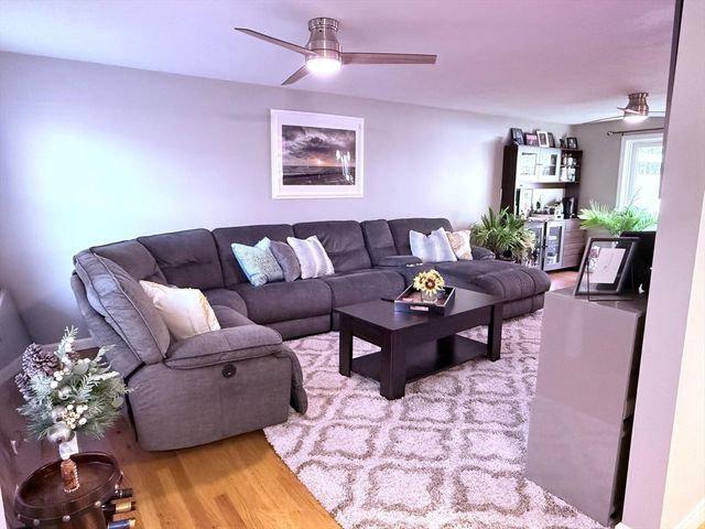 7 Park Ave, Plymouth, MA 02360