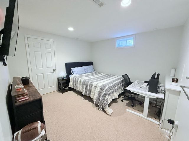 7 Park Ave, Plymouth, MA 02360