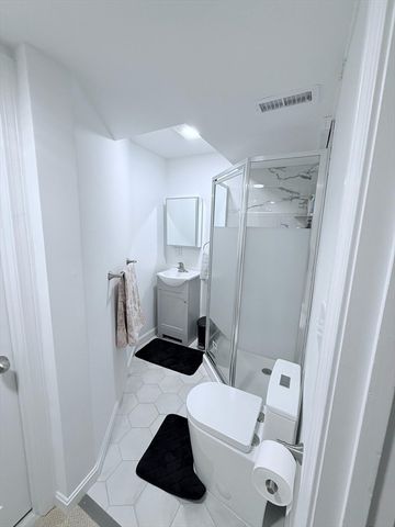 7 Park Ave, Plymouth, MA 02360