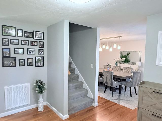 7 Park Ave, Plymouth, MA 02360