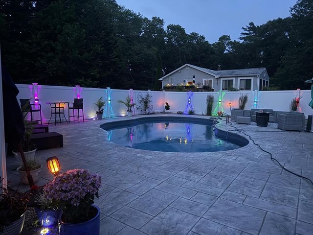 7 Park Ave, Plymouth, MA 02360
