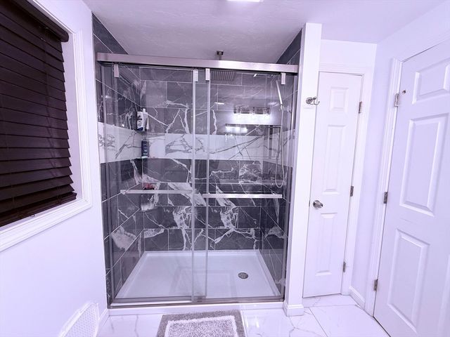 7 Park Ave, Plymouth, MA 02360