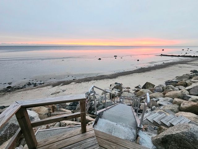 7 Park Ave, Plymouth, MA 02360