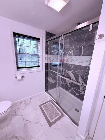 7 Park Ave, Plymouth, MA 02360