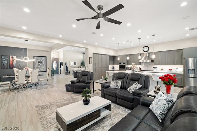 327 Quiet Harbor Drive, Henderson, NV 89052
