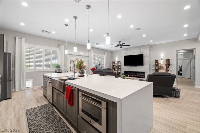 327 Quiet Harbor Drive, Henderson, NV 89052