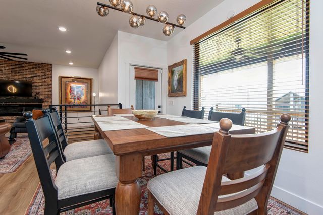 1837 E Cobblestone Drive, Ozark, MO 65721