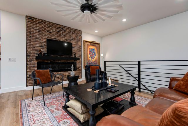 1837 E Cobblestone Drive, Ozark, MO 65721