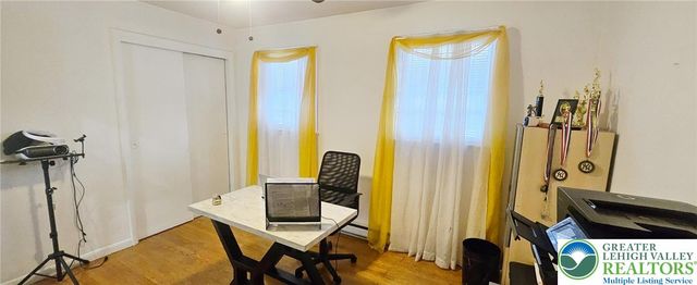 525 Black Oak Drive, Pocono Twp, PA 18372