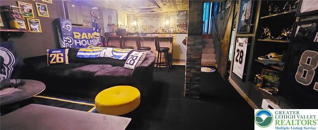 525 Black Oak Drive, Pocono Twp, PA 18372