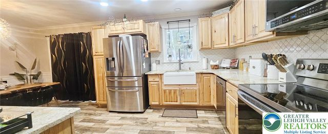 525 Black Oak Drive, Pocono Twp, PA 18372