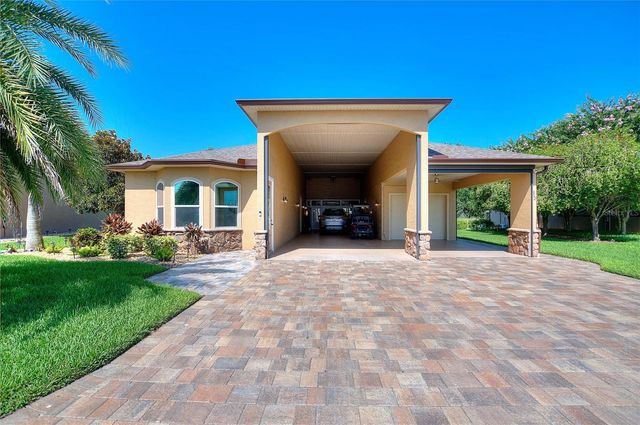 492 MEANDERING WAY, Polk City, FL 33868