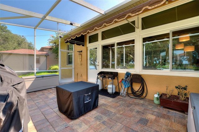 492 MEANDERING WAY, Polk City, FL 33868