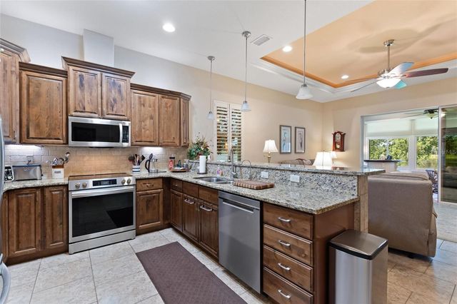 492 MEANDERING WAY, Polk City, FL 33868