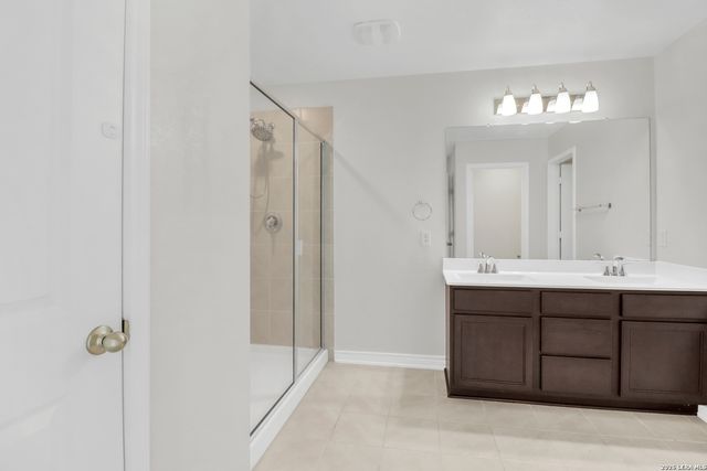 547 DEER CREST DR, New Braunfels, TX 78130