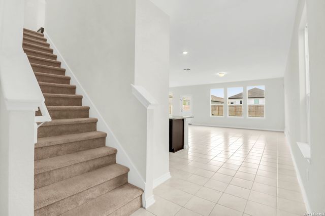 547 DEER CREST DR, New Braunfels, TX 78130