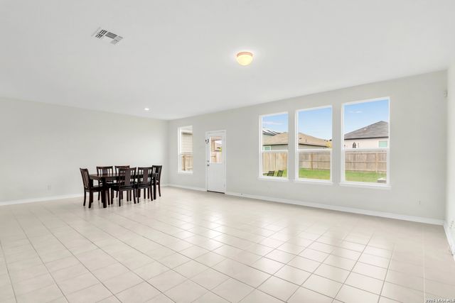 547 DEER CREST DR, New Braunfels, TX 78130