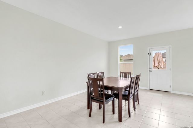 547 DEER CREST DR, New Braunfels, TX 78130