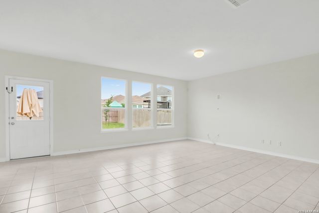 547 DEER CREST DR, New Braunfels, TX 78130