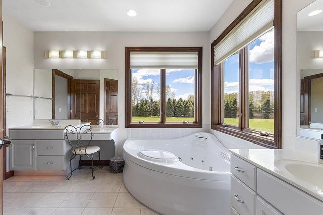 W7415 RIDGETOP DRIVE, Neenah, WI 54956