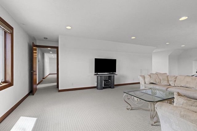 W7415 RIDGETOP DRIVE, Neenah, WI 54956