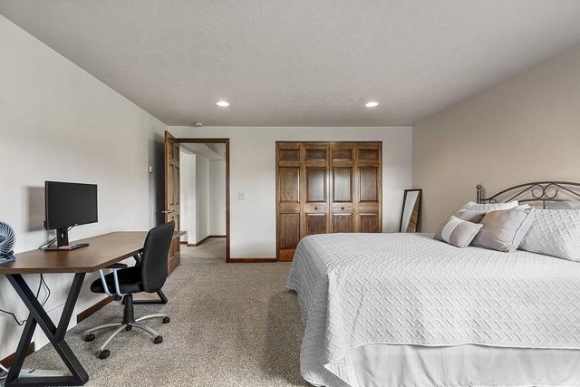 W7415 RIDGETOP DRIVE, Neenah, WI 54956