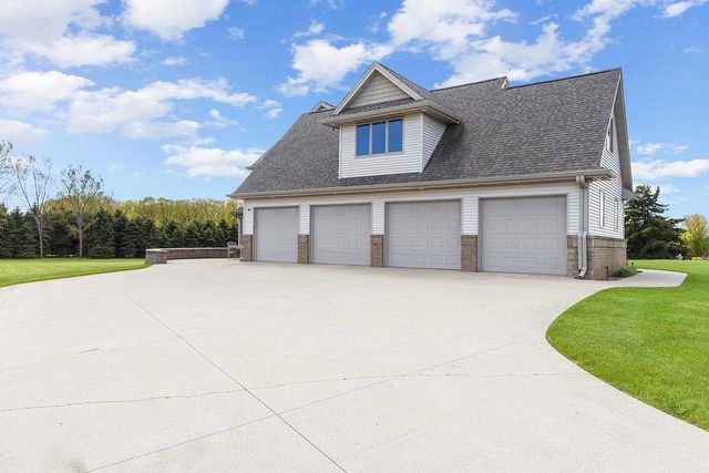 W7415 RIDGETOP DRIVE, Neenah, WI 54956