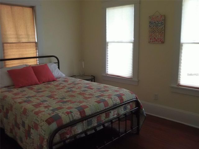 320 N RHODES STREET, Mount Dora, FL 32757