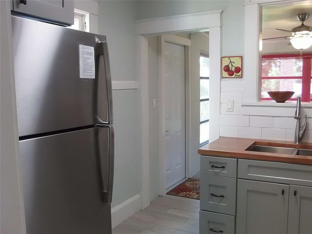 320 N RHODES STREET, Mount Dora, FL 32757