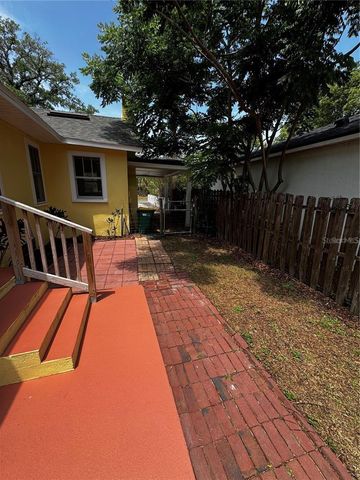 320 N RHODES STREET, Mount Dora, FL 32757