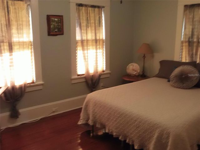 320 N RHODES STREET, Mount Dora, FL 32757