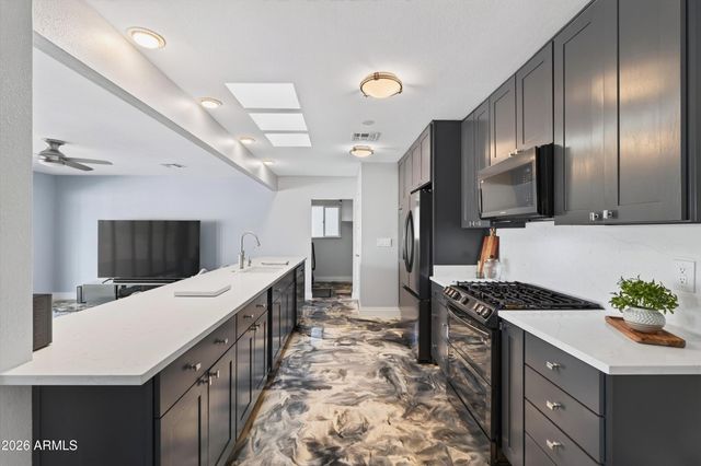 10128 W PINEHURST Drive, Sun City, AZ 85351