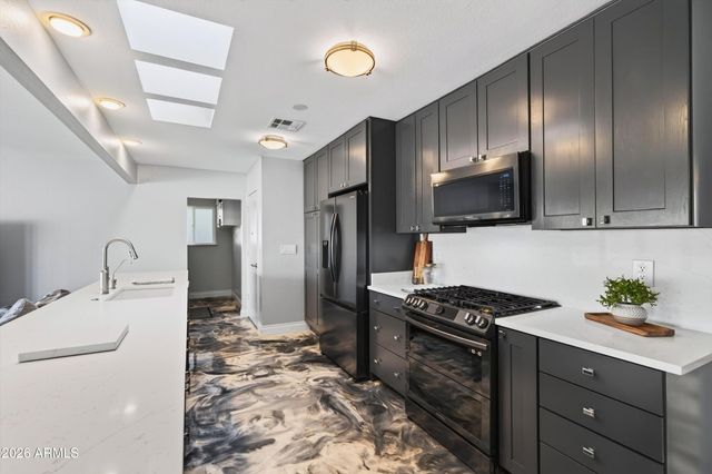 10128 W PINEHURST Drive, Sun City, AZ 85351