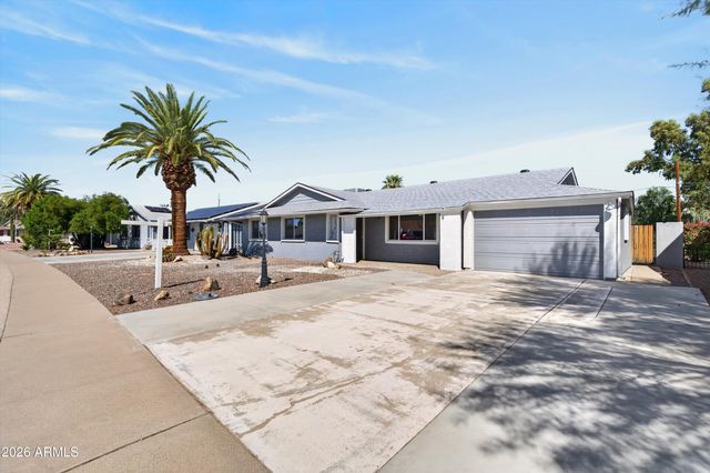 10128 W PINEHURST Drive, Sun City, AZ 85351