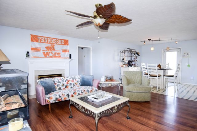 100 Megann Dr, Portland, TN 37148