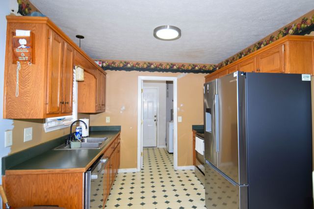 100 Megann Dr, Portland, TN 37148