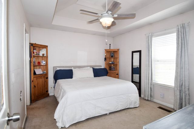 100 Megann Dr, Portland, TN 37148