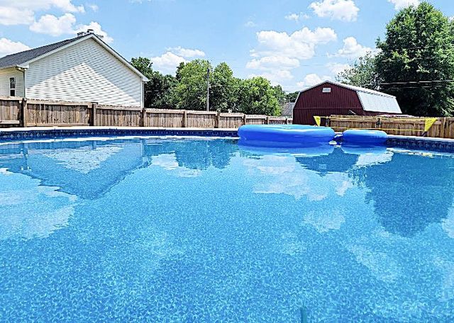 100 Megann Dr, Portland, TN 37148