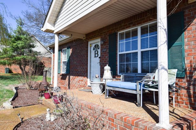 100 Megann Dr, Portland, TN 37148