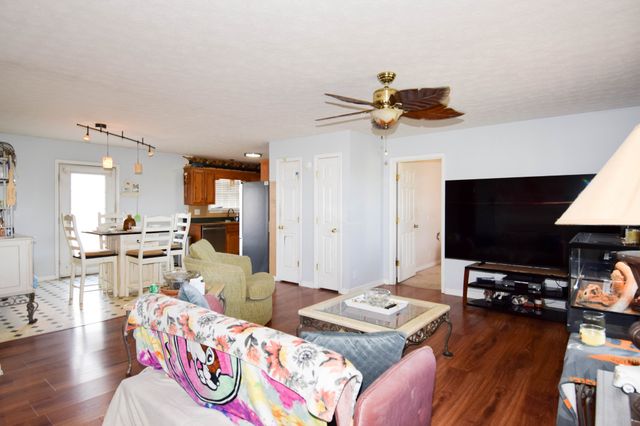 100 Megann Dr, Portland, TN 37148