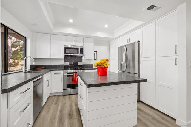 40 Canyon Ridge 3, Irvine, CA 92603
