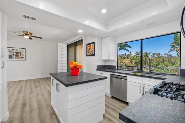 40 Canyon Ridge 3, Irvine, CA 92603