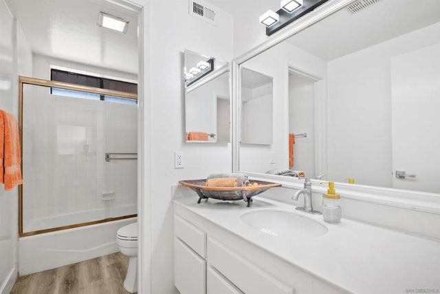 40 Canyon Ridge 3, Irvine, CA 92603