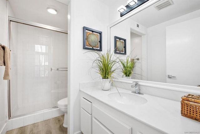 40 Canyon Ridge 3, Irvine, CA 92603