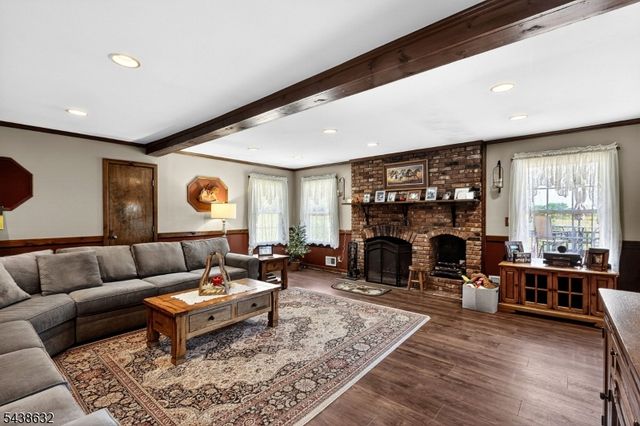 115 Fairview Dr, Branchburg Twp., NJ 08853