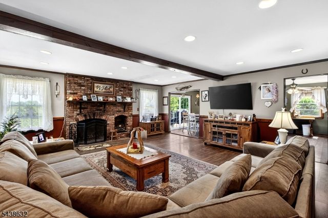 115 Fairview Dr, Branchburg Twp., NJ 08853