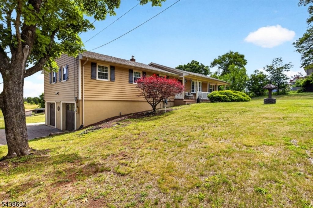 115 Fairview Dr, Branchburg Twp., NJ 08853