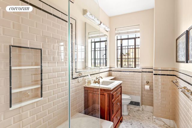 300 CENTRAL Park W PH19J, New York City, NY 10024